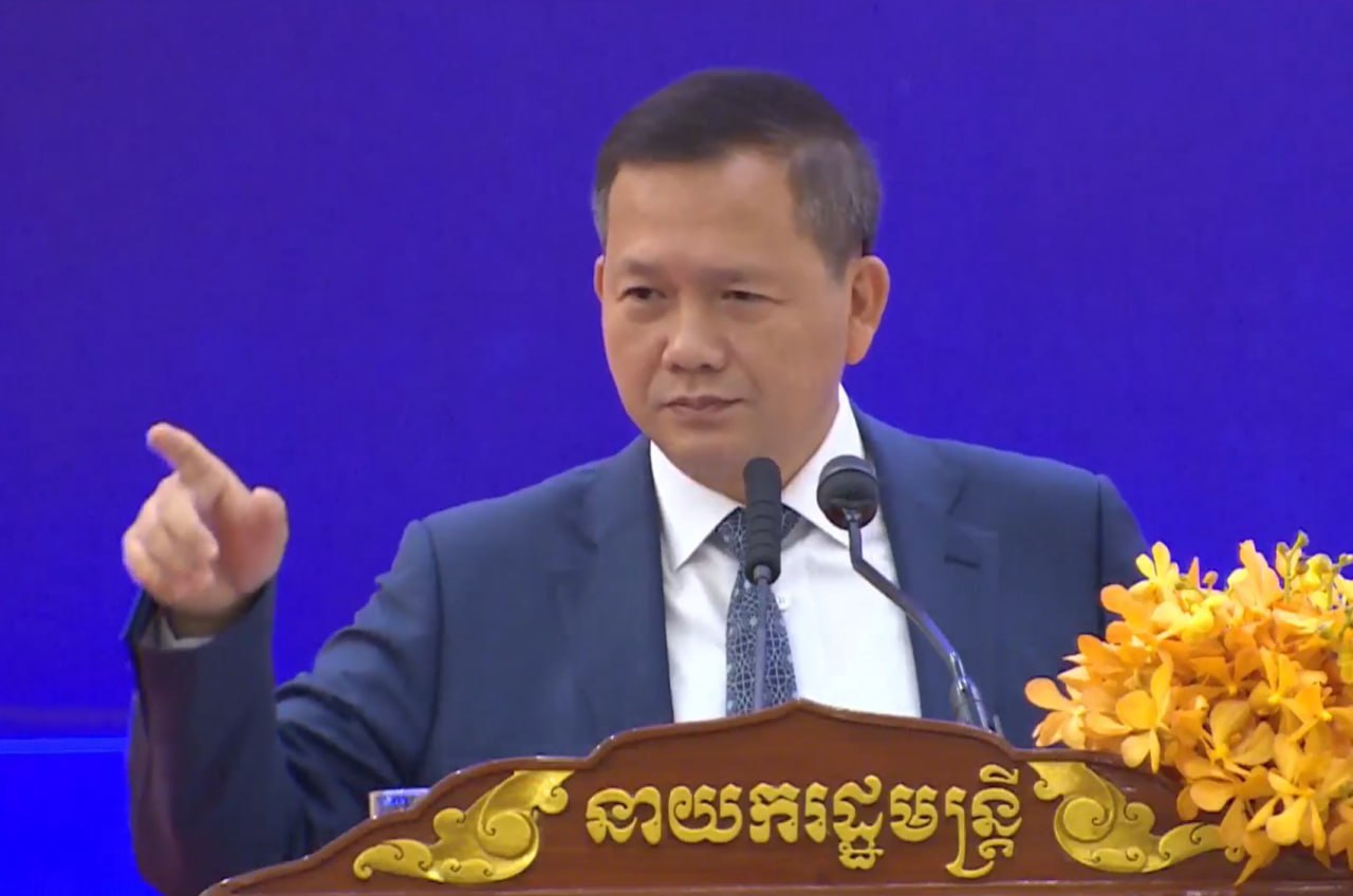 សម្តេចធិបតី ៖កម្ពុជាងើបពីចំណុចសូន្យ បាតដៃទទេ បាតដៃរងរបួស តែកម្ពុជានៅ​តែអាចរស់បាន រីកចម្រើន មានទំហំសេដ្ឋកិច្ចធំ​ជាងមុន​ឆ្ងាយណាស់ បើធៀបនឹងអំឡុងជាង៤០ឆ្នាំមុន