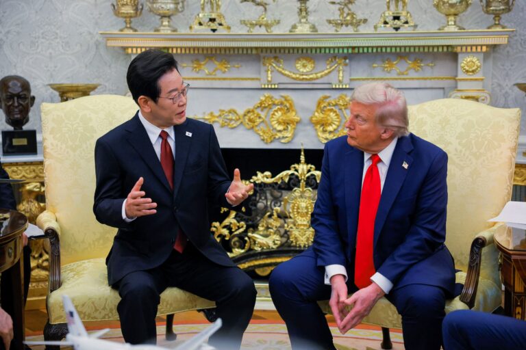 លោក Trump ប្រាប់ កូរ៉េខាងត្បូង ថា អាមេរិក-ចិន នឹងរួមចំណែករក្សាសន្តិភាព និងស្ថិរភាពនៅលើឧបទ្វីបកូរ៉េ